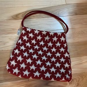 The Sak vintage bag. Red stars knit bag with navy interior